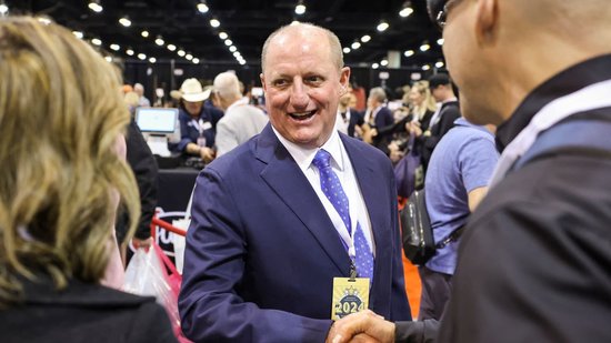 国内正规配资平台 看看阿贝尔是如何一步一步成为巴菲特的接班人的